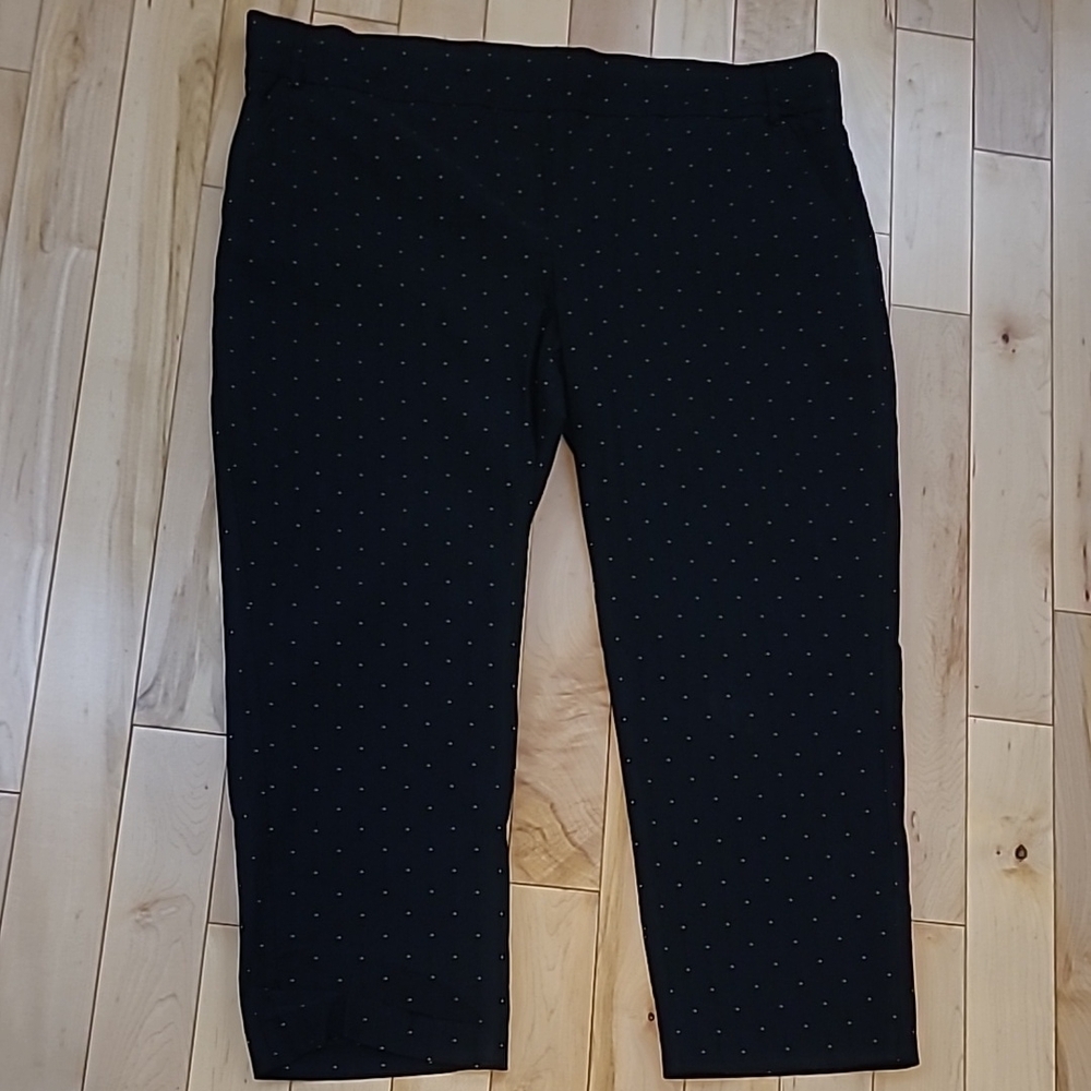 Penningtons women's size 28P black pants with gold dots